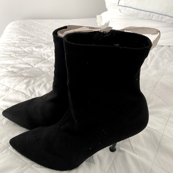 Black ankle boots - Picture 2 of 3